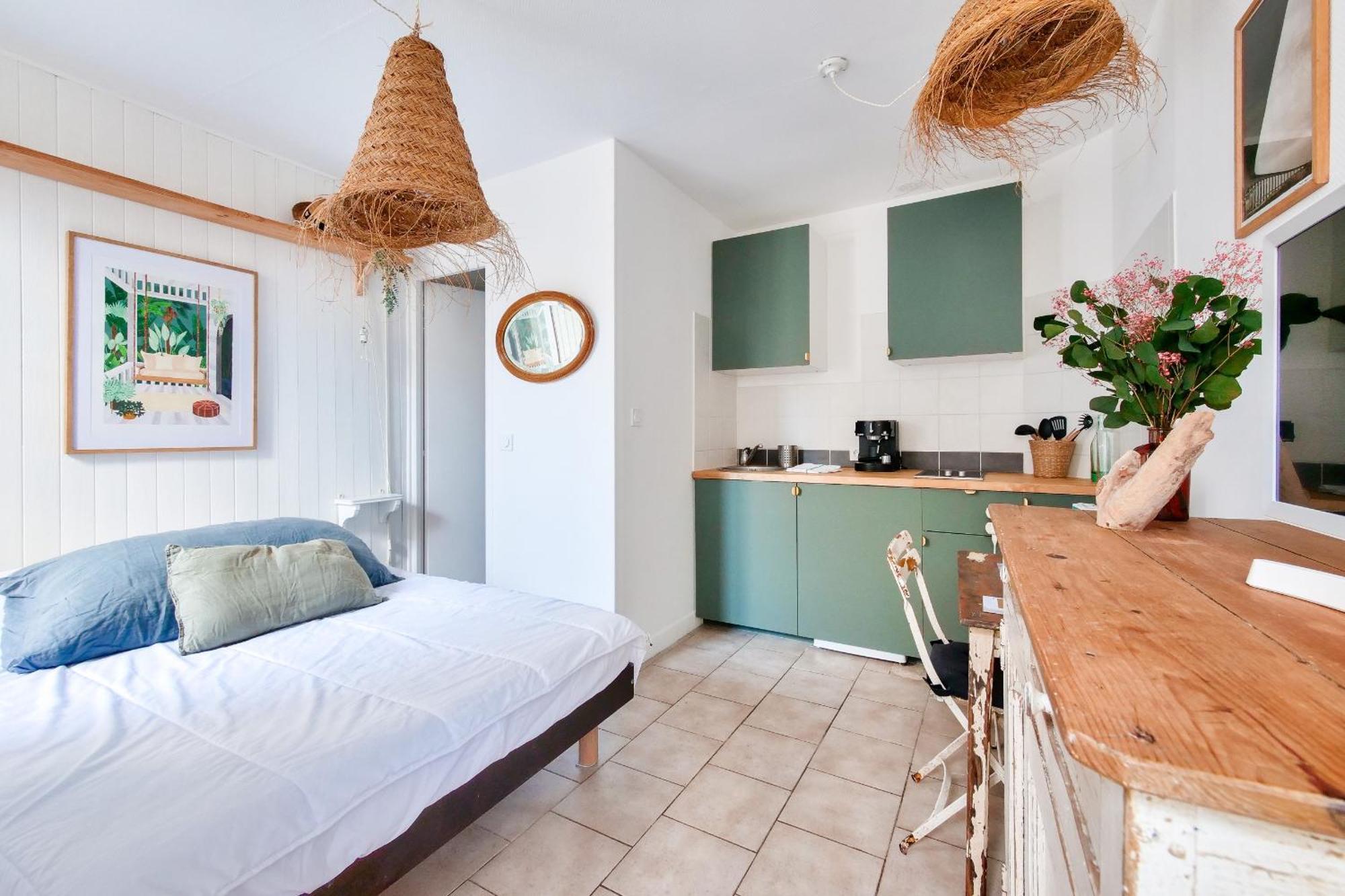 La Suite 24 - Studio Avec Terrasse A 100M Du Port De Saint-Martin-De-Re Bagian luar foto
